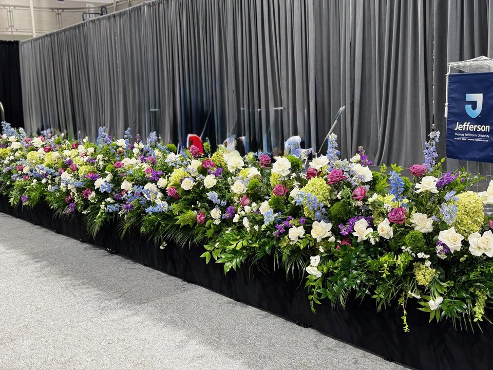 Long floral display in mixed colors